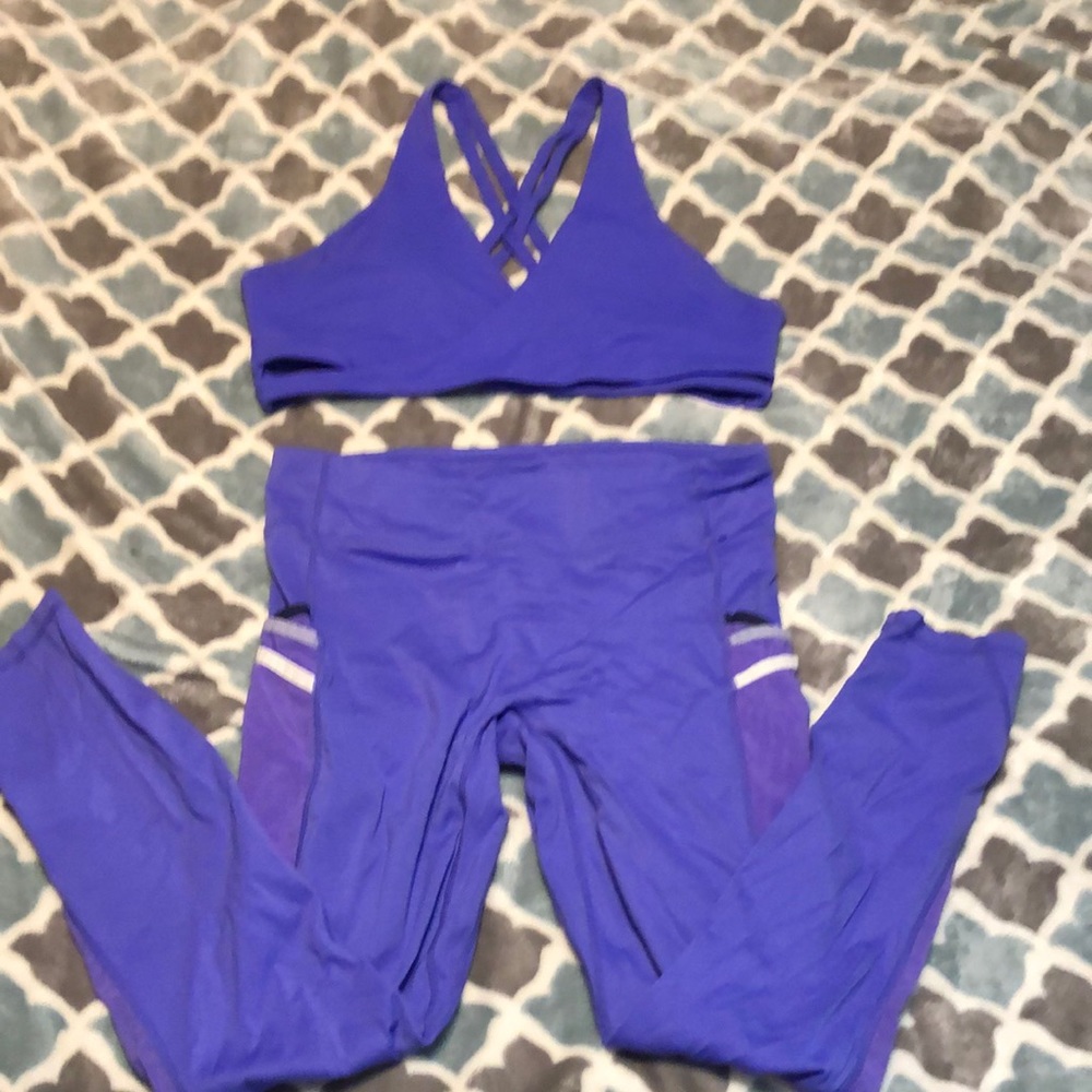 ✨2/$75 ✨ Fabletics bra & legging outfit